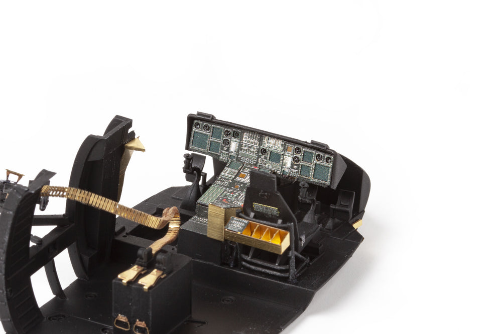 Eduard ED491517 Sikorsky MH-60L Black Hawk 1:48