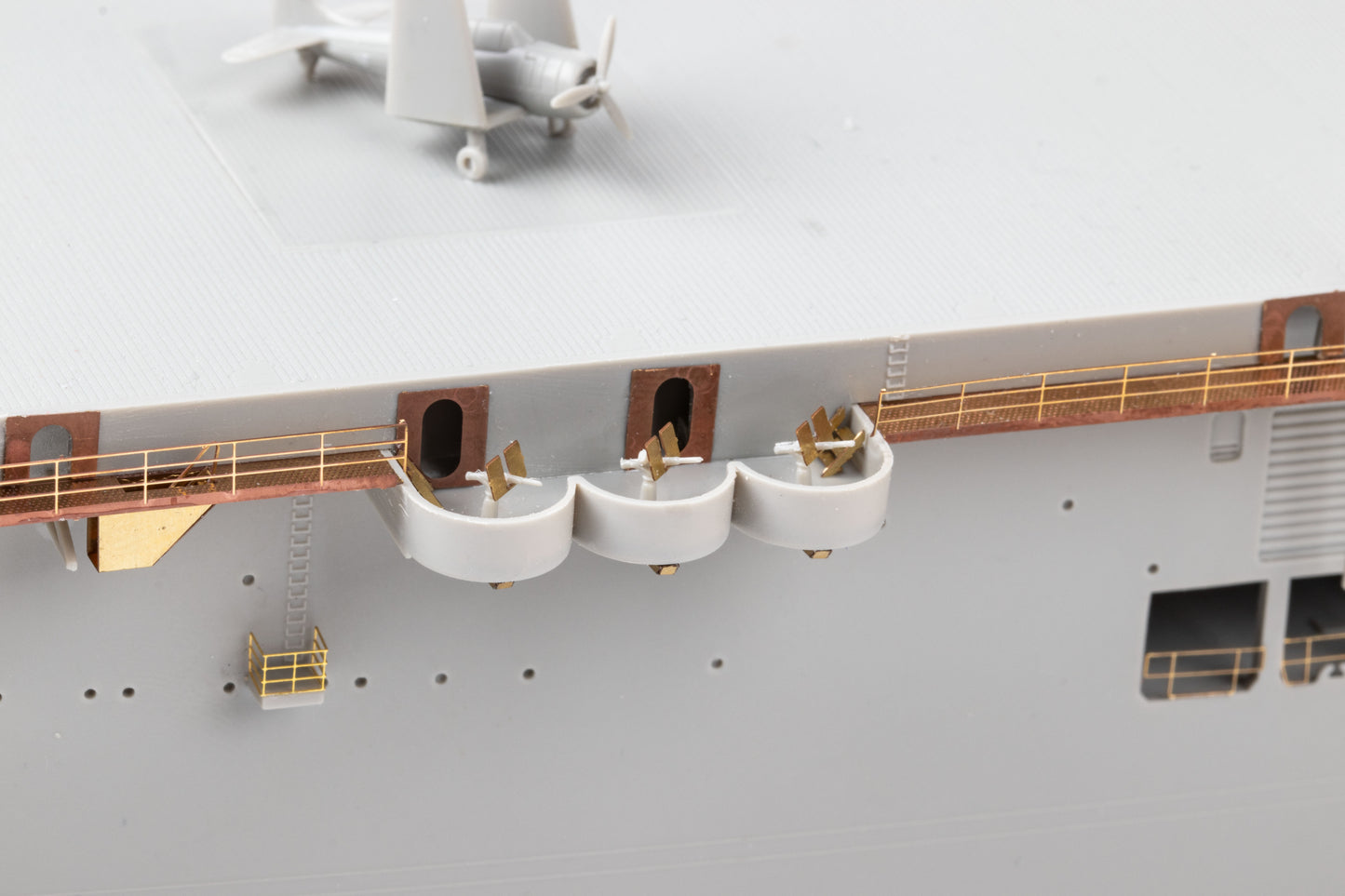 Eduard ED53310 USS Sangamon CVE-26 island 1:350