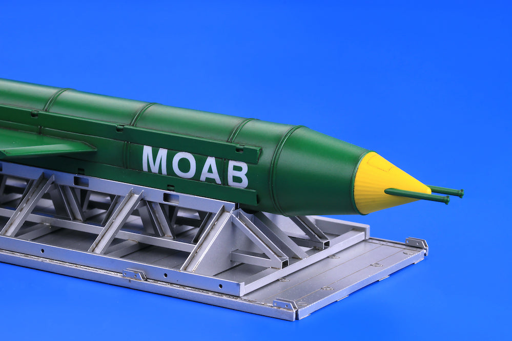 Eduard Brassin ED648348 1:48 GBU-43/B MOAB with Transport Platform