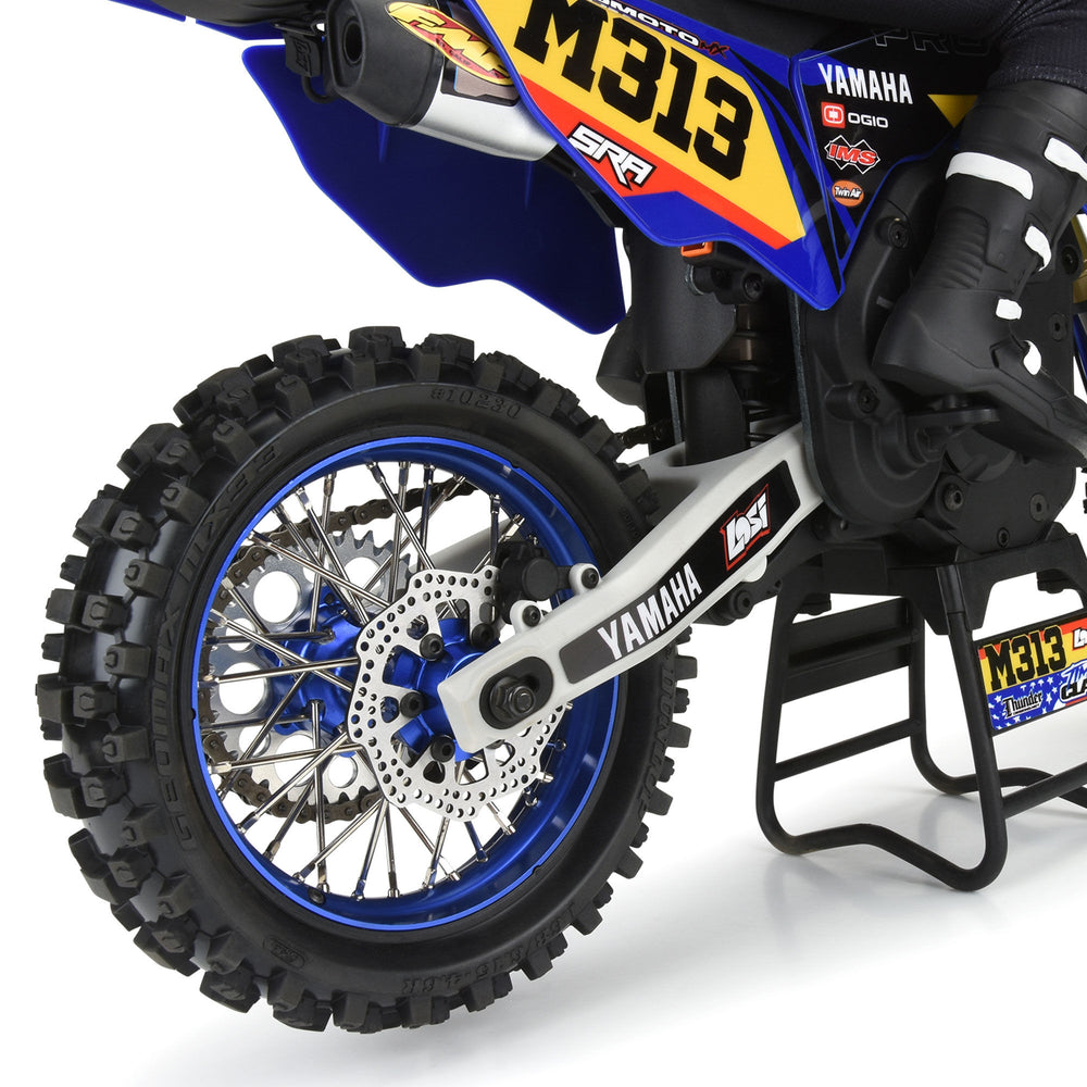 Pro-Line Racing Dunlop Geomax MX33 V2 CR4 Rear Tire MTD Sleeve 1:4 PRO1023011