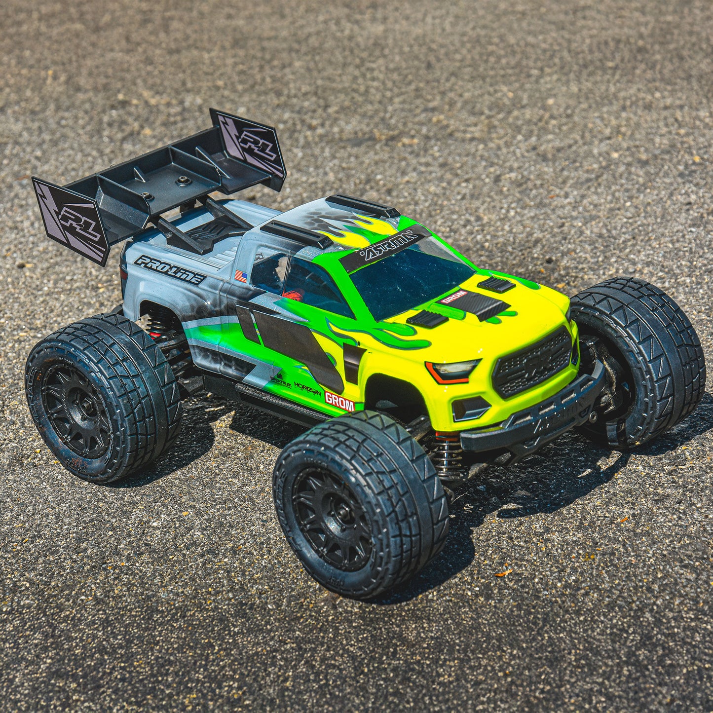 Pro-Line Racing Sector Wing Set and Roof Skids Black Granite GROM 1:18 PRO642300