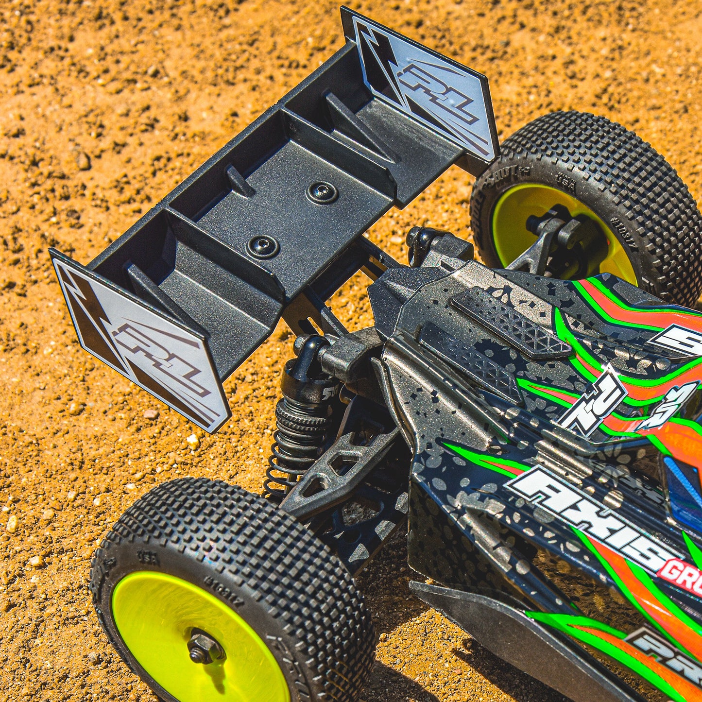 Pro-Line Racing Sector Wing Black: Typhon GROM 1:14 PRO642301