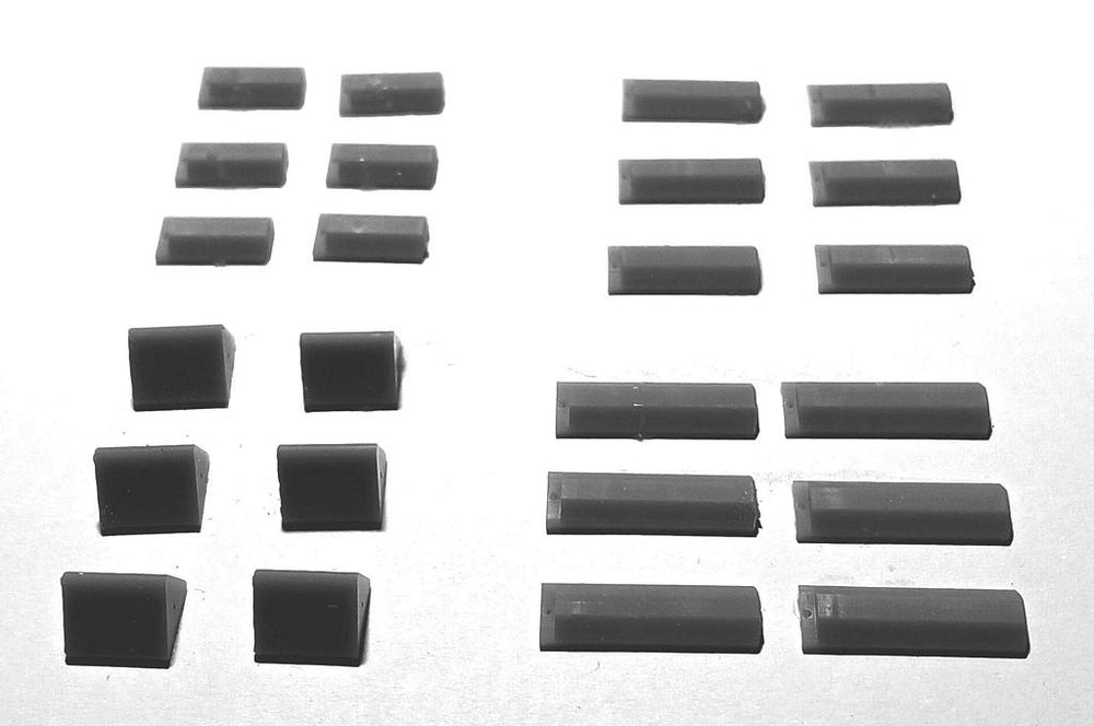 AIM Ground Equipment GE32001 Assorted Modern Wheel Chocks (x24) 1:32