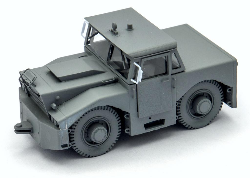 AIM - Ground Equipment GE72090 1:72 USAF T300 Pay Mover tractor with cab