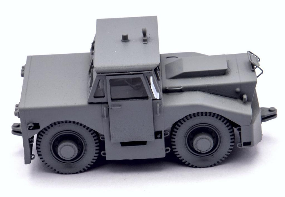 AIM - Ground Equipment GE72090 1:72 USAF T300 Pay Mover tractor with cab