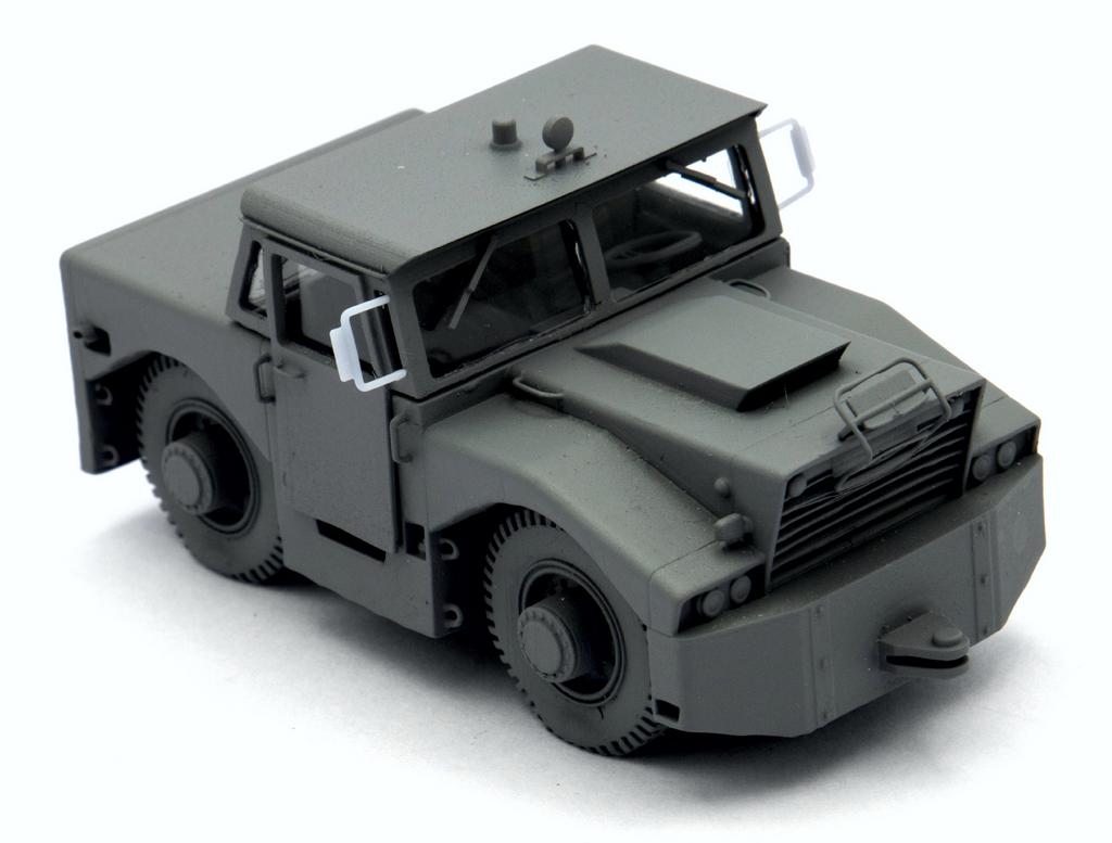 AIM - Ground Equipment GE72090 1:72 USAF T300 Pay Mover tractor with cab