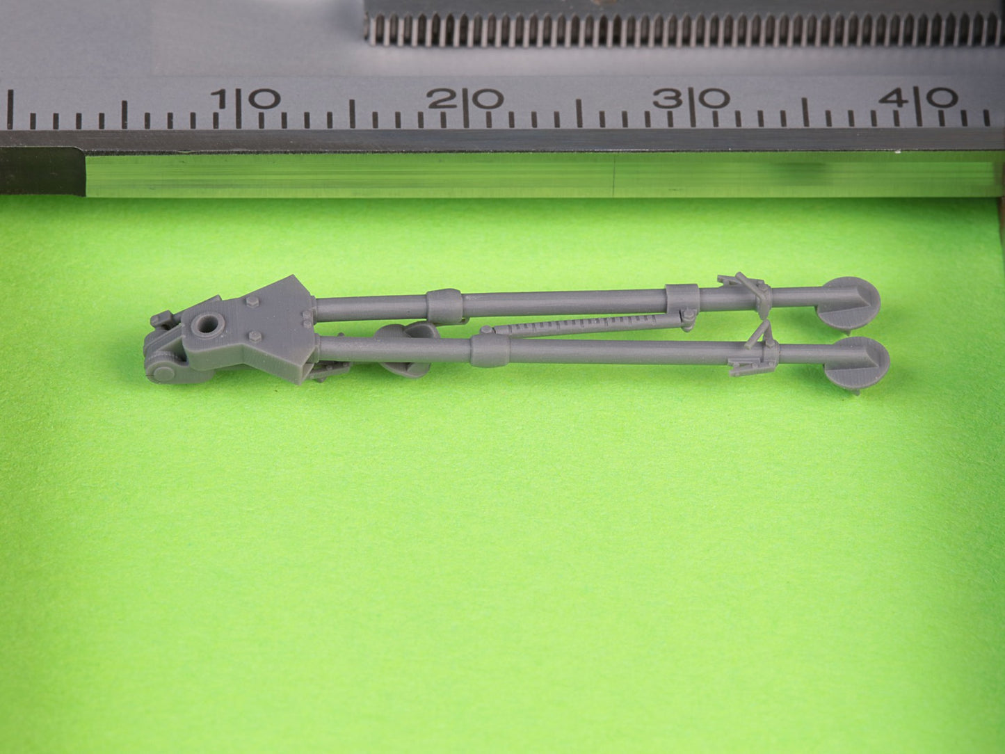 Master GM-35-065 1:35 Folded M3 tripod for Browning M2HB .50 cal machine gun