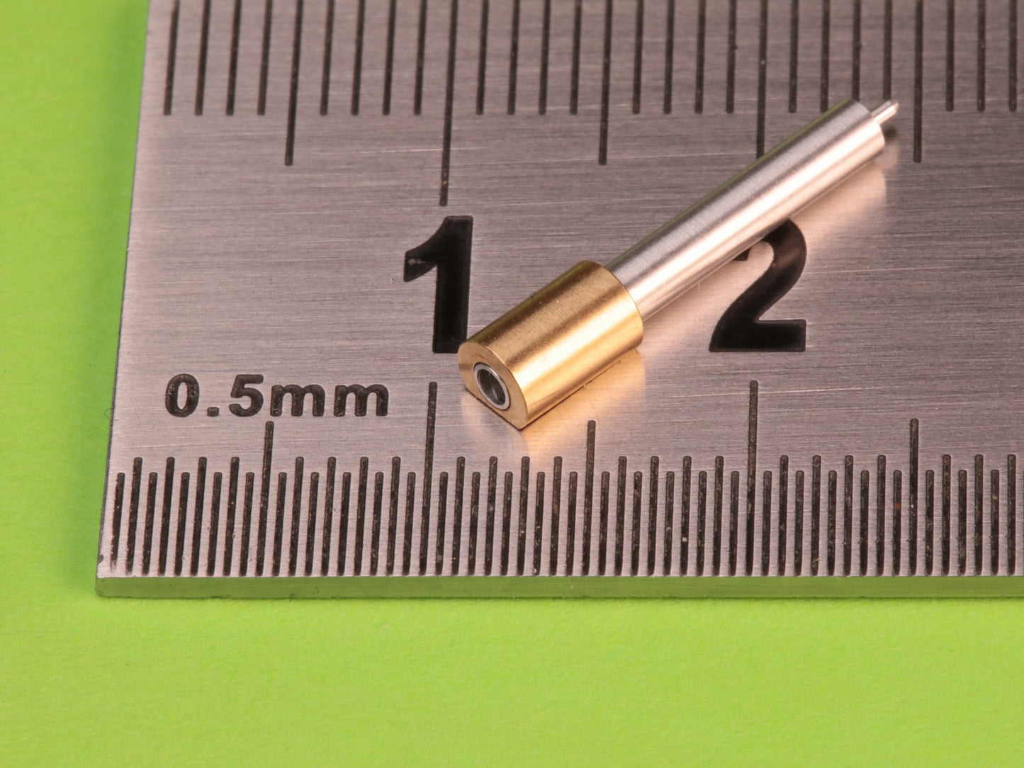 Master GM-72-033 1:72 British QF 95mm howitzer gun barrel + Besa MG tips
