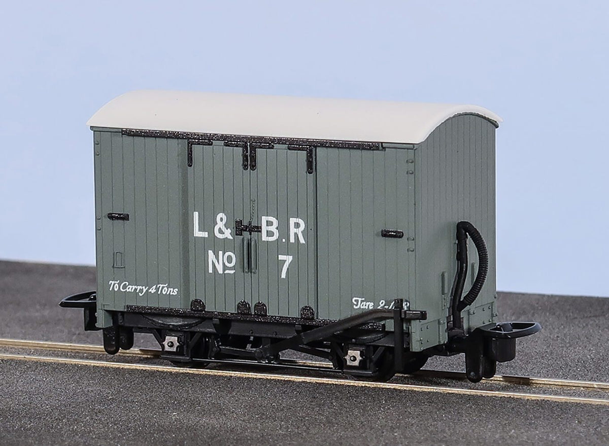 Lynton Racing PECO GR-220B Box Van Lynton and Barnstaple Livery No 7 OO9 Gauge ...