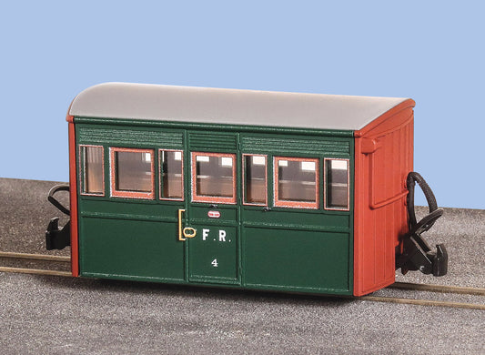 PECO GR-557B Bug Box Coach - Colonel Stephens Livery - No.4 OO9 Gauge