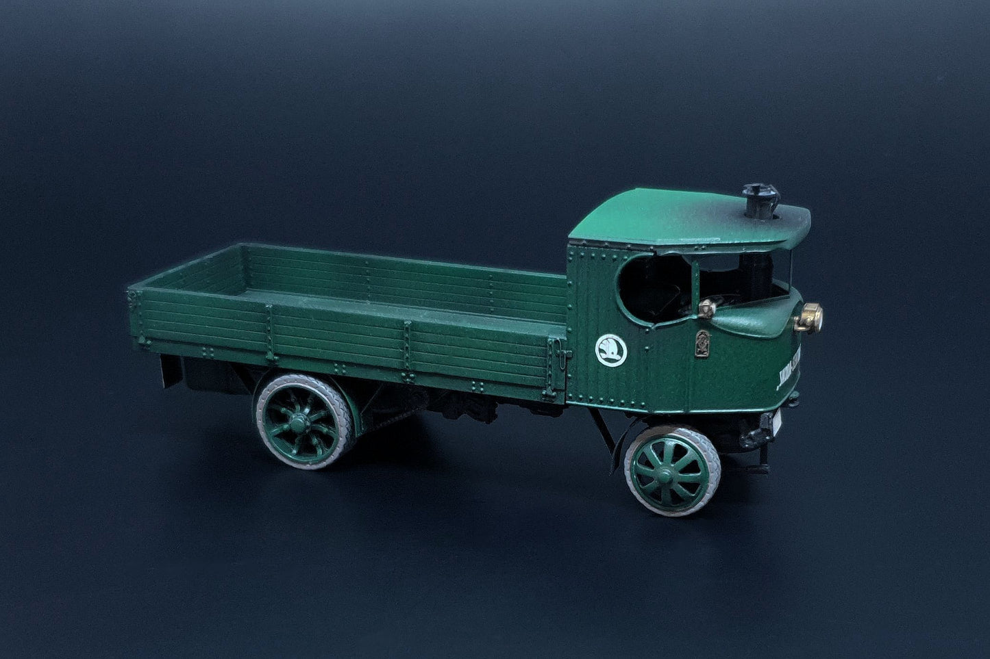 Hauler HLP72037 1:72 Skoda-Sentinel