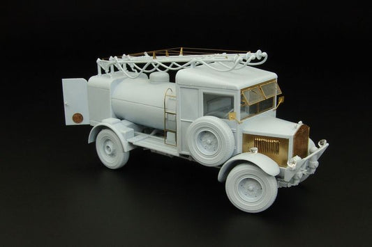 Hauler HLX48364 1:48 Albion AM463 3-Point Refueller