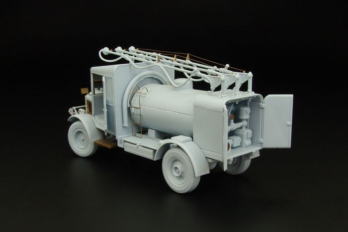 Hauler HLX48364 1:48 Albion AM463 3-Point Refueller