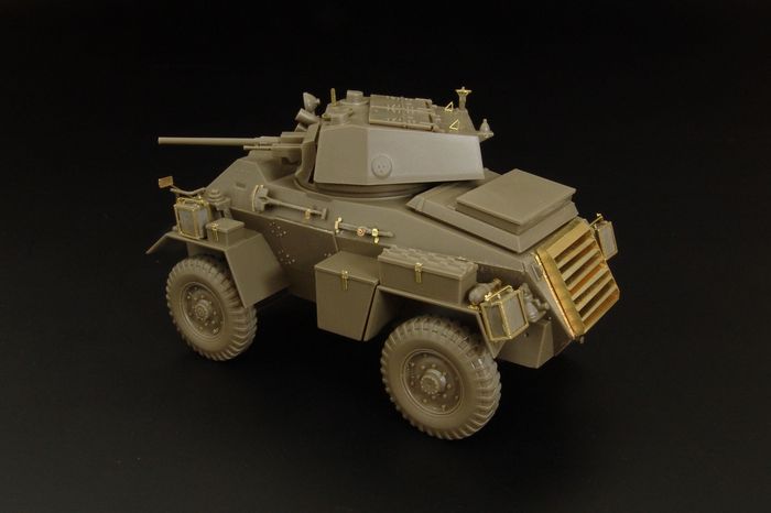 Hauler HLX48376 1:48 British 7ton Humber Armoured Car Mk.IV