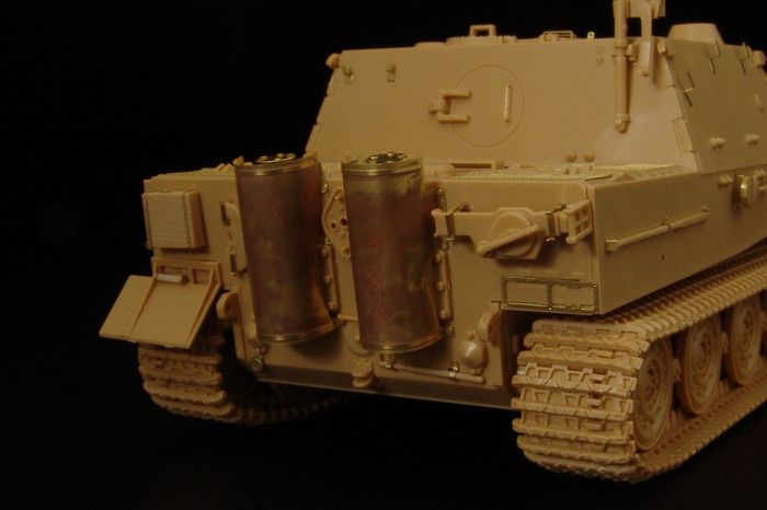 Hauler HLX48384 1:48 Sturmtiger 38cm Assault Mortar