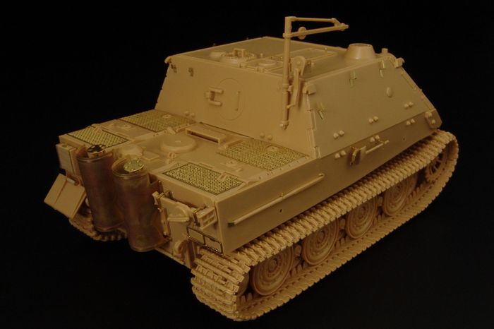 Hauler HLX48384 1:48 Sturmtiger 38cm Assault Mortar
