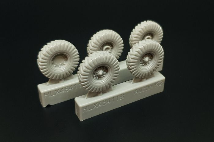 Hauler HLX48411 1:48 British 2-ton Austin K2 4x2 Ambulance WHEELS