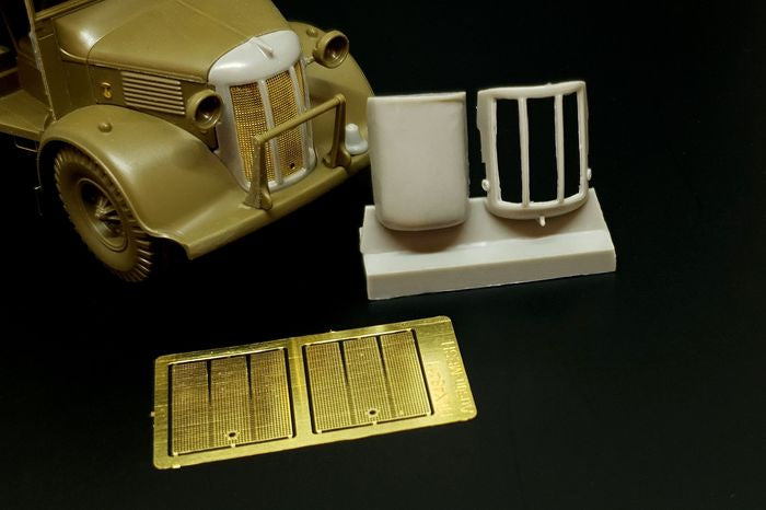 Hauler HLX48412 1:48 British 2-ton Austin K2 4x2 Ambulance FRONT GRILL