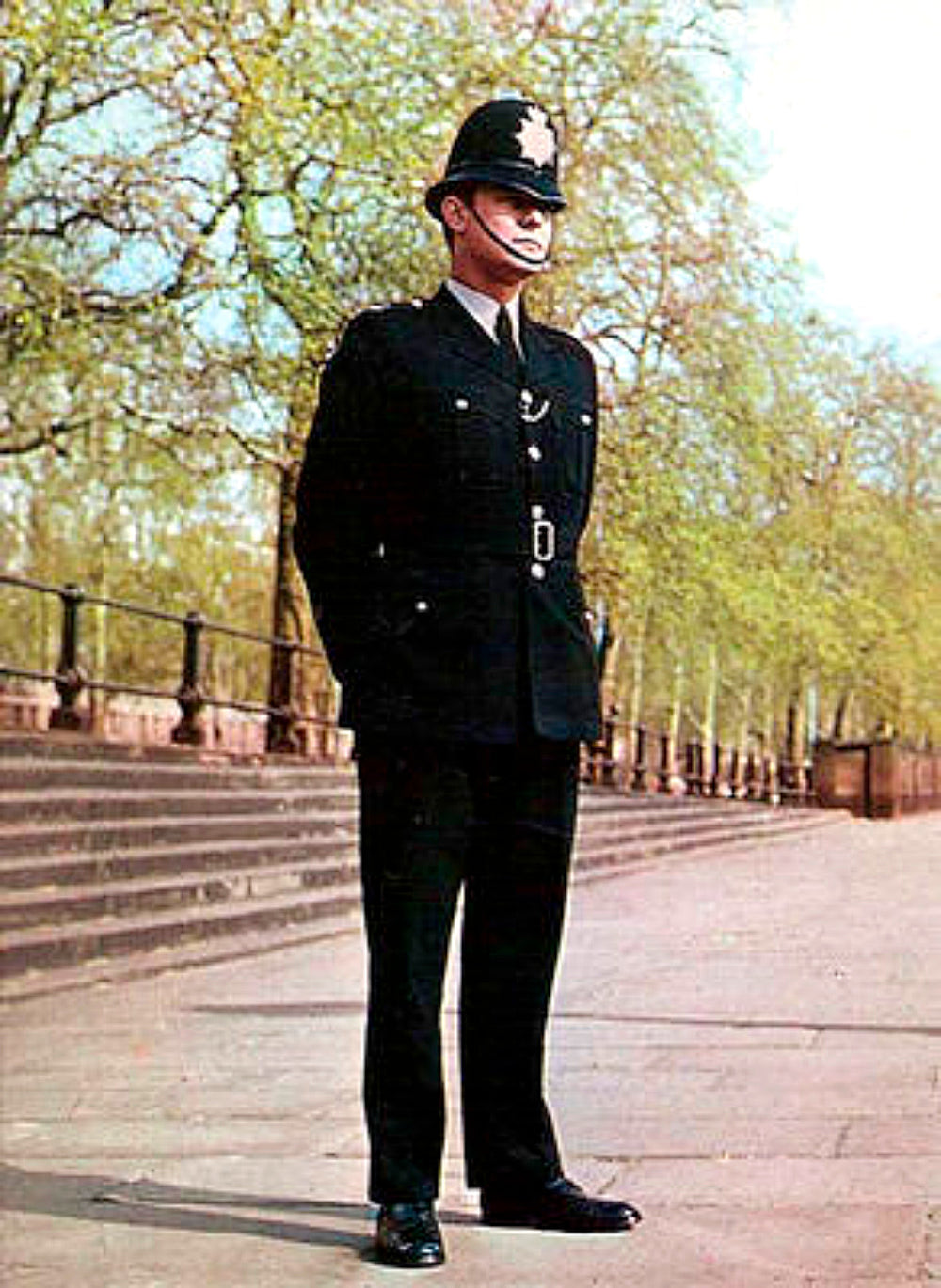 ICM UK ICM16011 1:16 British Policeman