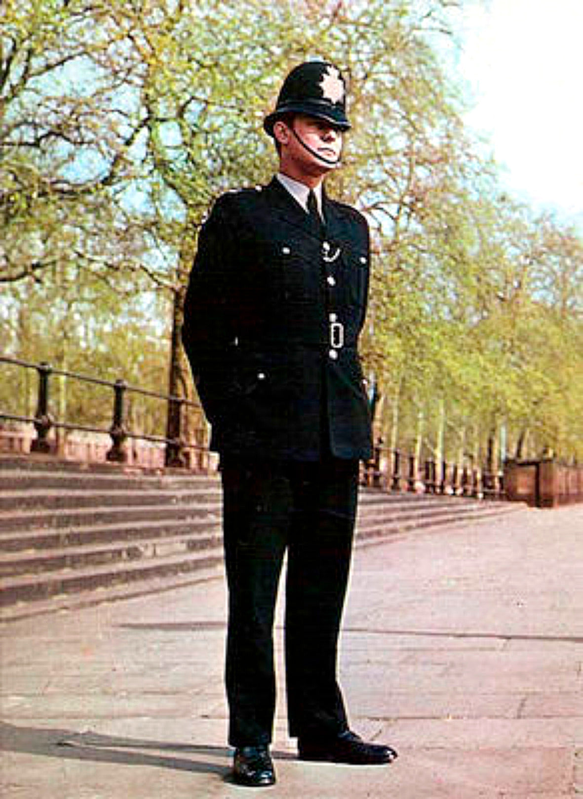 ICM UK ICM16011 1:16 British Policeman