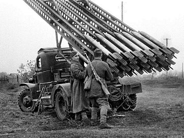 ICM UA ICM35596 1:35 BM-13-16 on G7107 chassis with Soviet crew