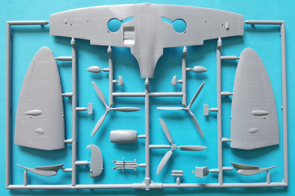 KP KPM72121 Spitfire Mk.VC Four Barrels Over Malta 1:72