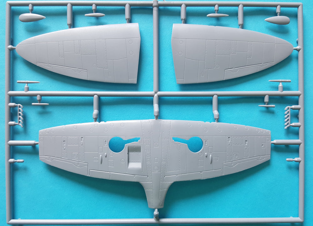 KP KPM72121 Spitfire Mk.VC Four Barrels Over Malta 1:72