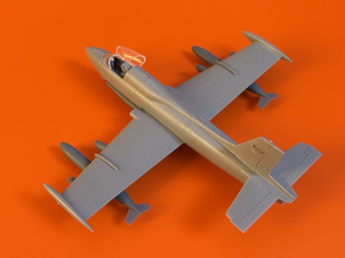 LF Models LFPE7279 Aermacchi MB-326K Impala Fighter Kit 1:72