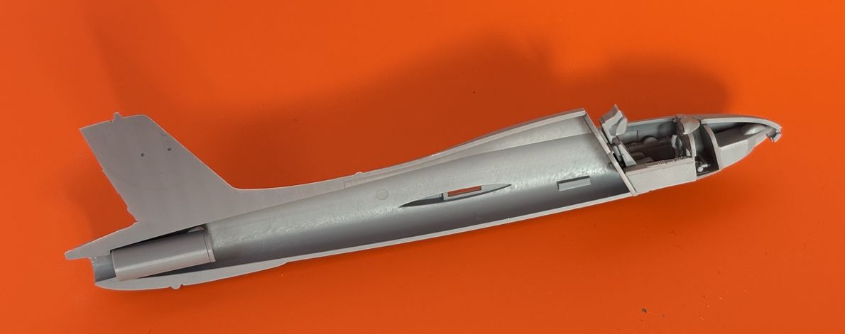 LF Models LFPE7279 Aermacchi MB-326K Impala Fighter Kit 1:72