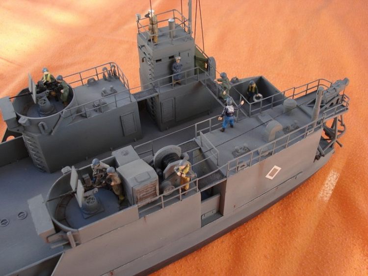 Mach 2 MACHAR06 1:72 LCT6 WWII landing craft