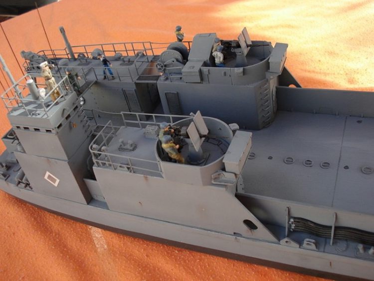 Mach 2 MACHAR06 1:72 LCT6 WWII landing craft