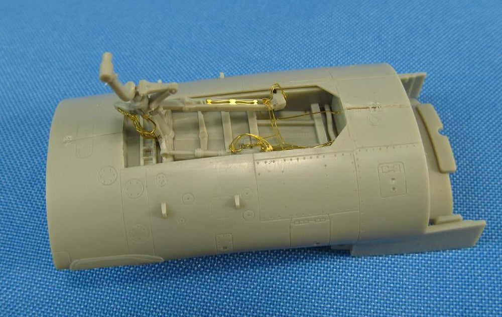 Metallic Details MDMD4847 1:48 Lockheed-Martin F-16C Fighting Falcon Landing bay