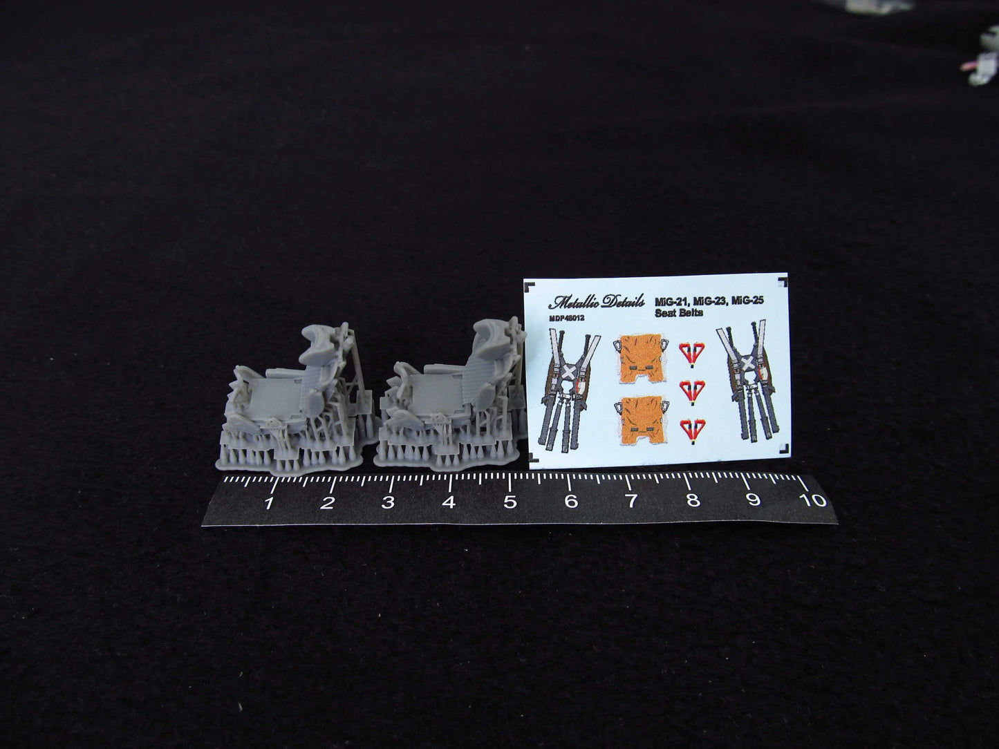 Metallic Details MDMDR48259 1:48 Ejection seat KM-1M x 2 with seatbelts