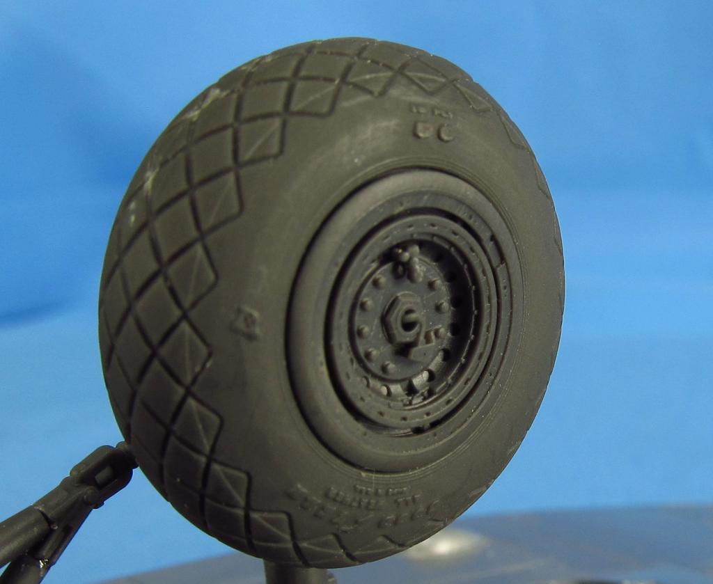 Metallic Details MDMDR4865 1:48 B-17F/B-17G Flying Fortress wheels with covers