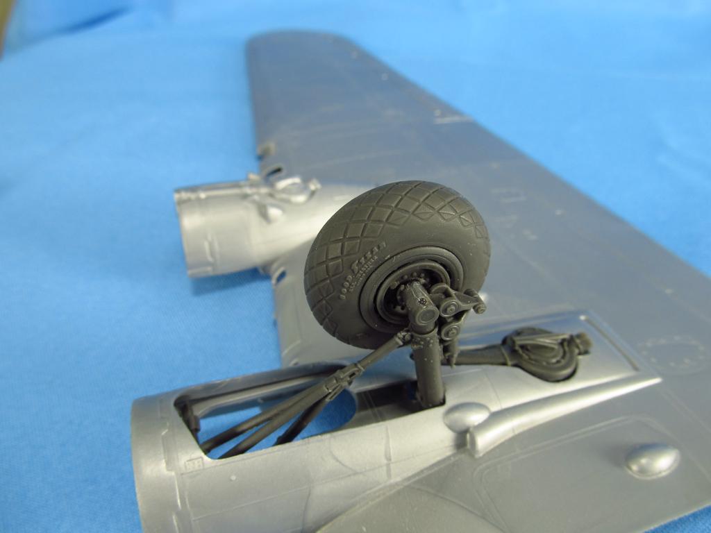 Metallic Details MDMDR4865 1:48 B-17F/B-17G Flying Fortress wheels with covers