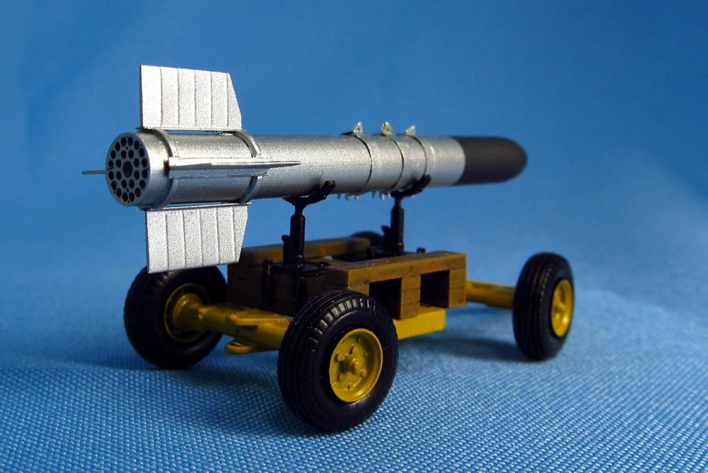 Metallic Details MDMDR7228 1:72 Tiny Tim Rocket with trailer