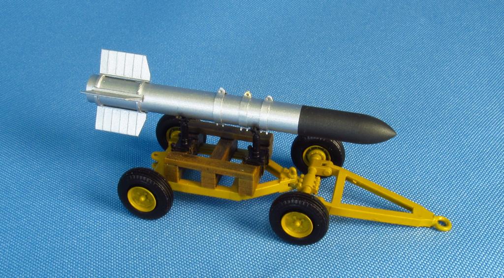 Metallic Details MDMDR7228 1:72 Tiny Tim Rocket with trailer