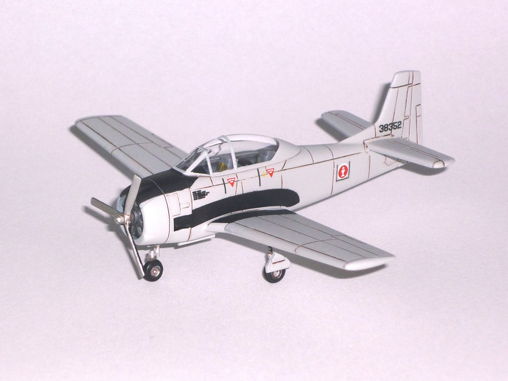 Miniwing-Plastic MINI319 1:144 North-American T-28B TROJAN Laos