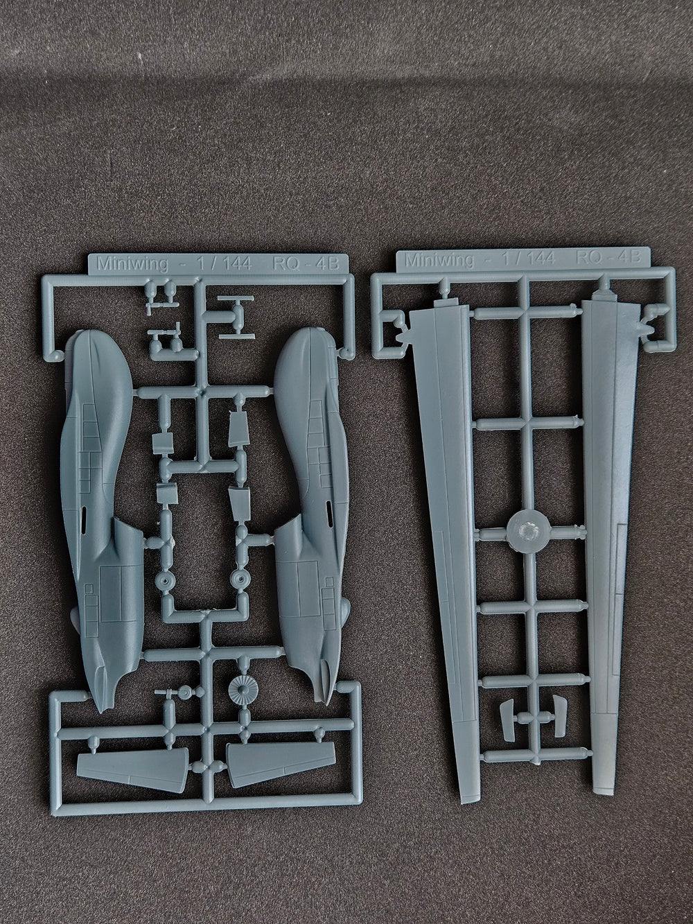 Miniwing-Plastic MINI374 1:144 Northrop Grumman RQ-4B GLOBAL HAWK / JASDF