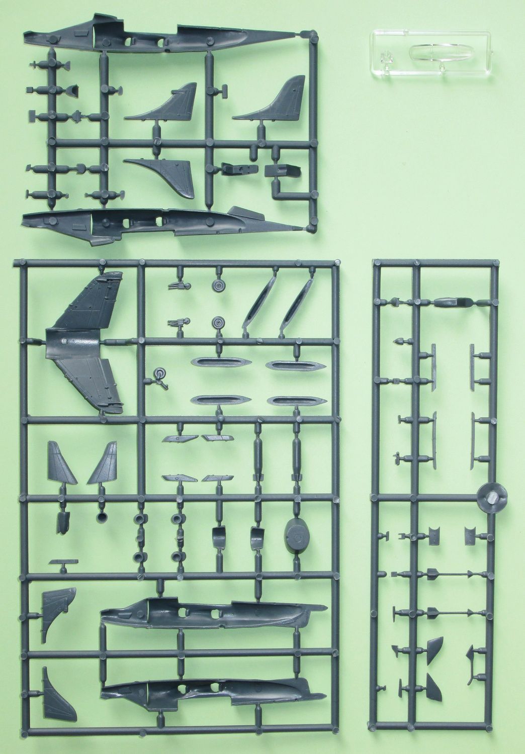 Mark I Models MKM144187 Harrier T.2/TAV-8A/S Tall Fin 1:144