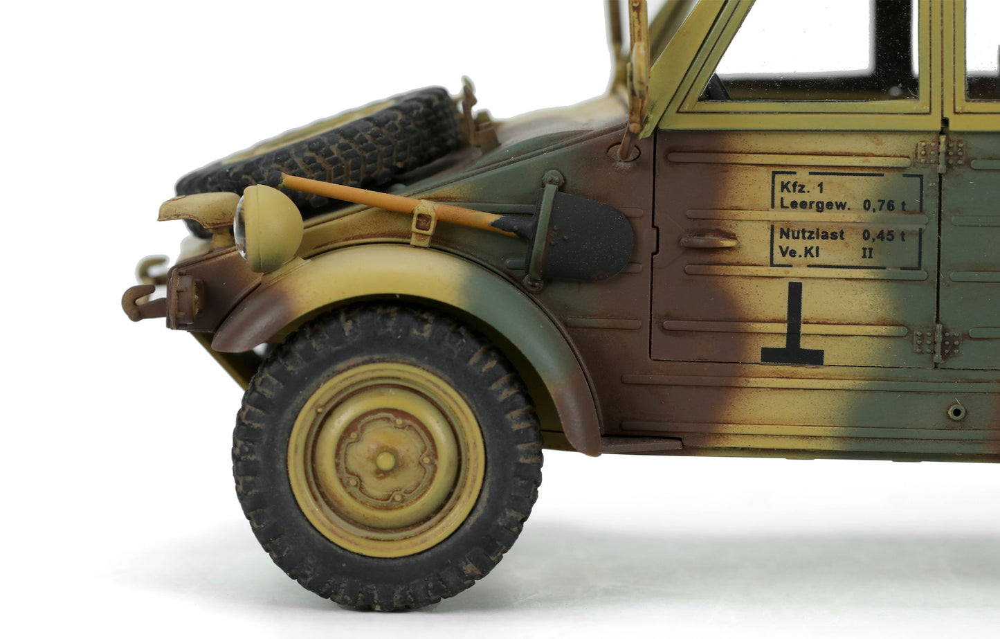 Meng Model MMVS-016 German Kubelwagen Pkw.K1 Type 82, Eastern Front 1:35 Model Kit