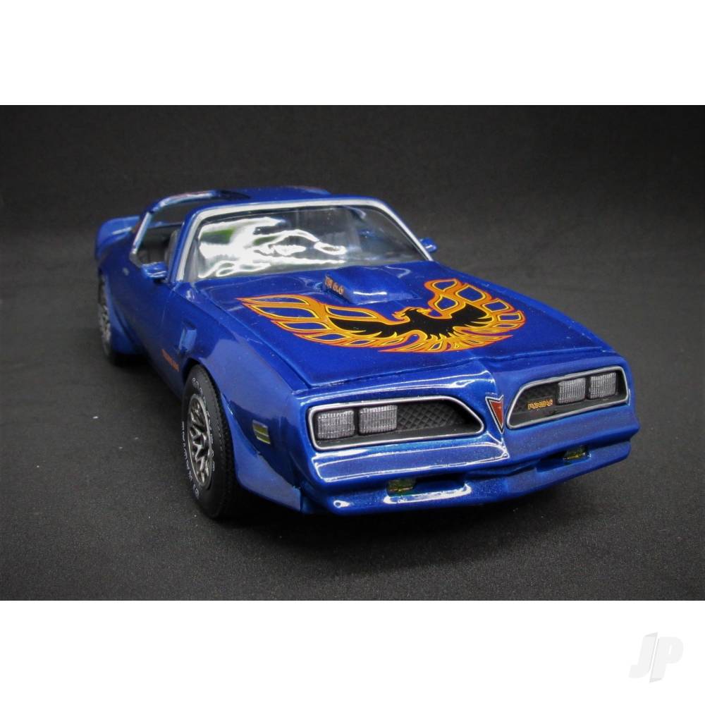 MPC 1977 Pontiac Firebird T/A 2T 916M 1:25 Model Kit