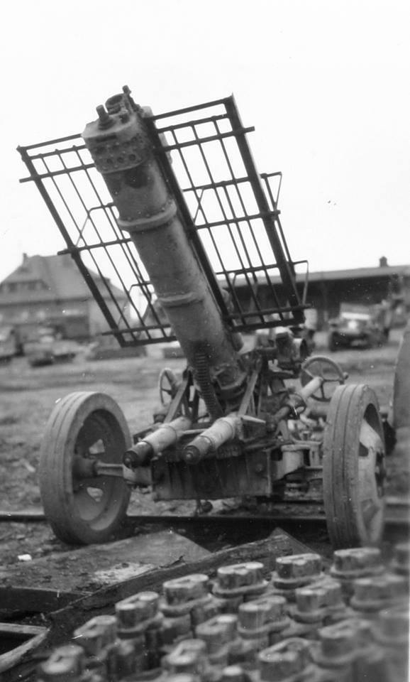 MiniArt MT35269 1:35 GERMAN ROCKET LAUNCHER with 28cm WK Spr & 32cm WK Flamm