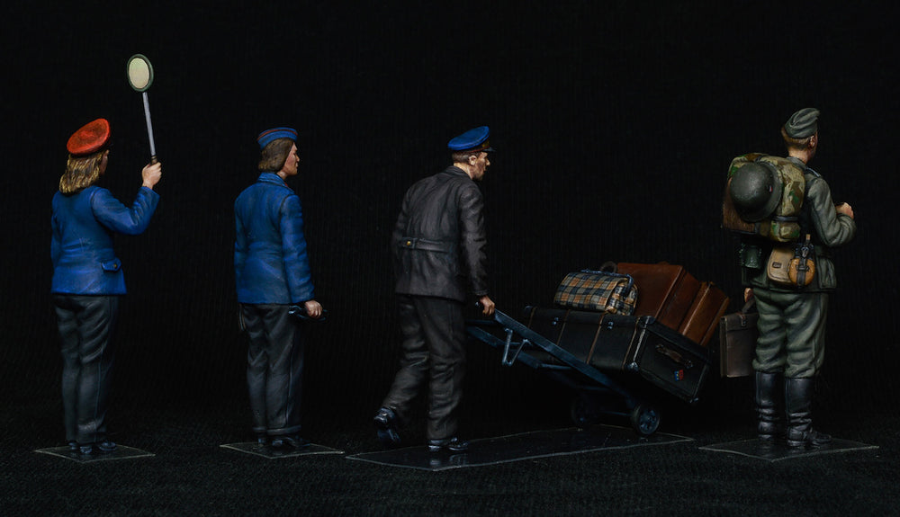 MiniArt MT38010 1:35 German Railway train station Staff 1930-40s Box