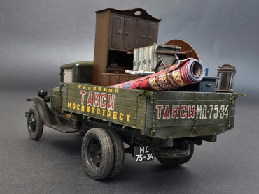 MiniArt MT38013 Soviet 1.5 Ton Cargo Truck & Furniture 1:35