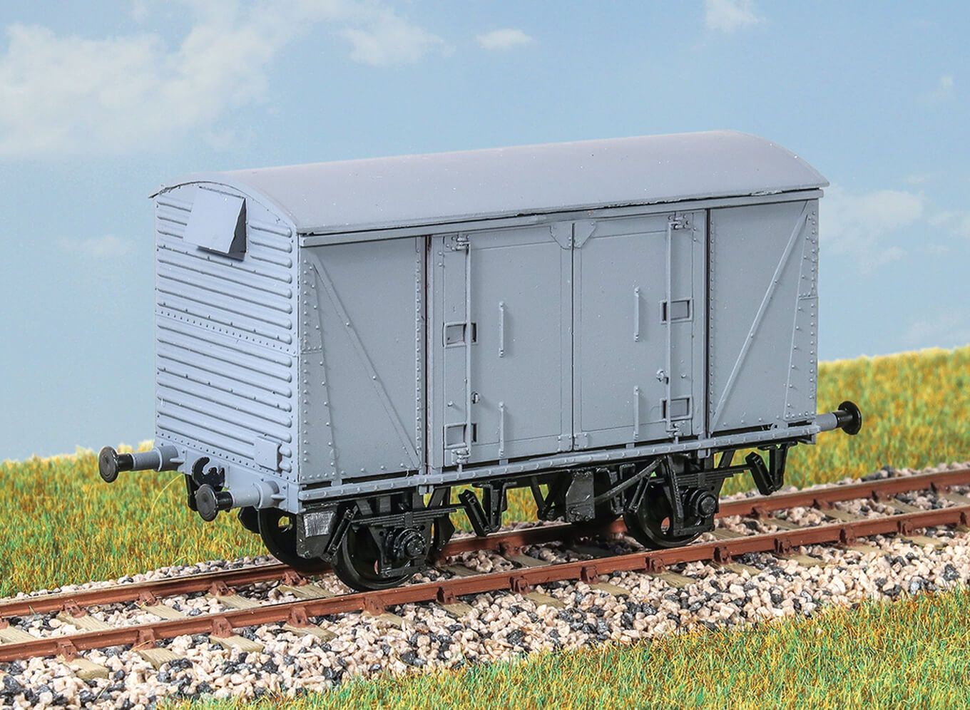 Parkside PC76 BR Van 'Vanwide' with Air Brake HO/OO Gauge