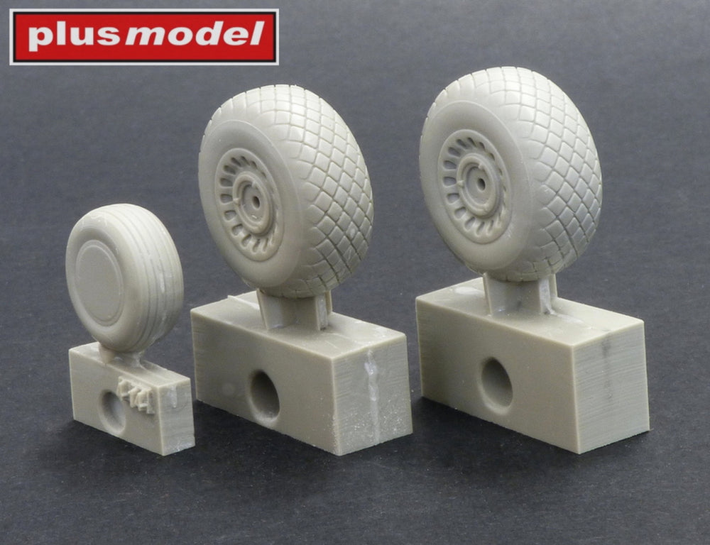 Plus Model PMAL4025 1:48 B-26B Marauder Early Main Wheels