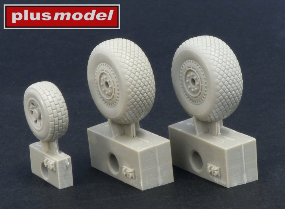 Plus Model PMAL4092 1:48 B-26B Marauder Late Main Diamond Wheels