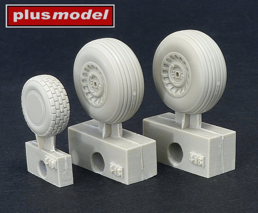 Plus Model PMAL4093 1:48 B-26B Marauder Early Main Grooved Wheels