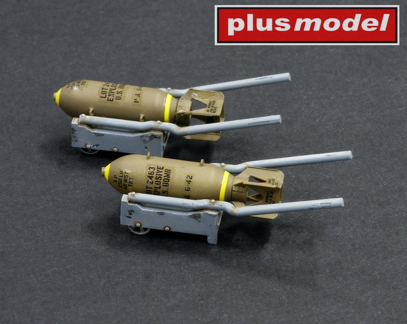 Plus Model PMAL4113 1:48 Hand-Pull Bomb Carts & 250 Lb Bombs